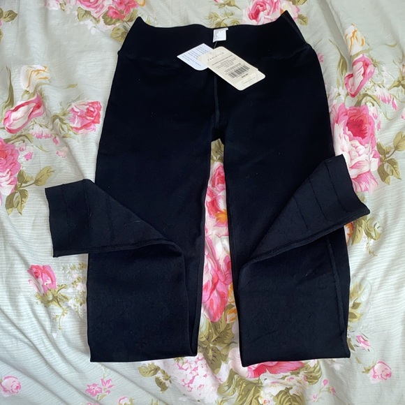 FABLETICS LEGGINGS - Picture 3 of 4